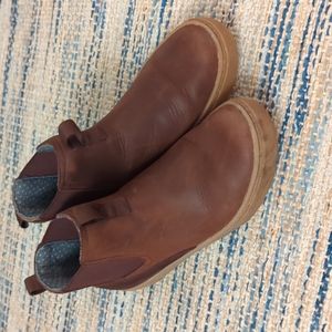 Forsake Lucie plum chelsea boots. Waterproof